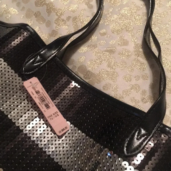 ***NWT*** Victoria Secret Tote Bag - Picture 2 of 2
